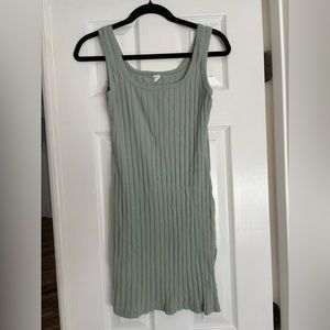 Green ribbed dress size L